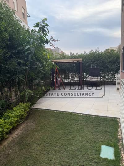 افضل سعر لشقة ارضي متشطبة تشطيب فاخر و مفروشة بالتكيفات و الاجهزة للبيع في ديستريكت ٥ (District 5)