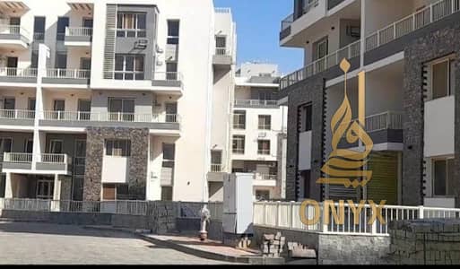 اسكن فوراً في كمبوند عايش بالكامل ومكتمل الخدمات كمبوند جايد ريزيدنس" التجمع الخامس أمام بوابة الرحاب والسوق الشرقي مباشرة