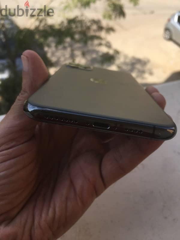 IPhone 11 Pro  Max 1