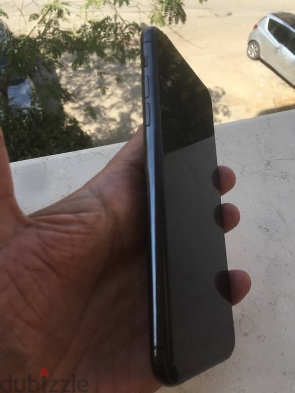 IPhone 11 Pro  Max 4