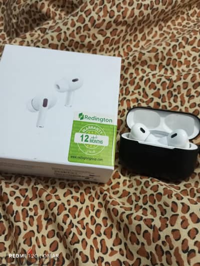 airpods pro 2 (تقليد مش اصلي) بالجراب