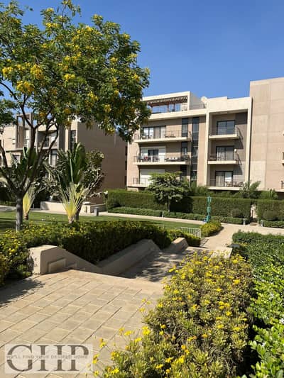 متشطبة بالكامل بالتكييفات | شقة للبيع شاملة الصيانة | Fifth Square – Al Marasem