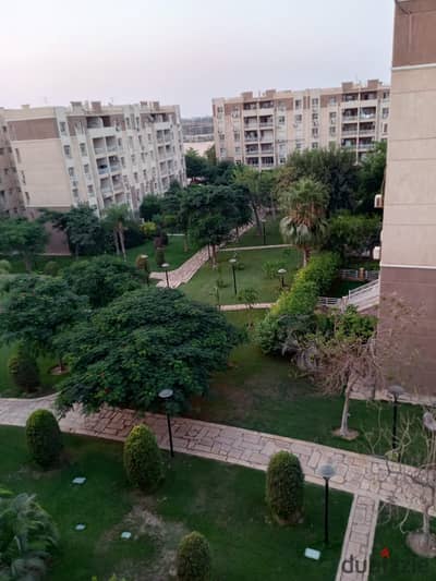 للايجار فى مدينتى شقه 96م بالمطبخ فيو جاردن
