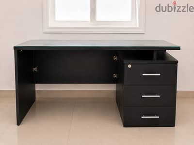 مكتب خشبي 120 سم بحالة ممتازة | Office Desk 120cm Very Good Condition