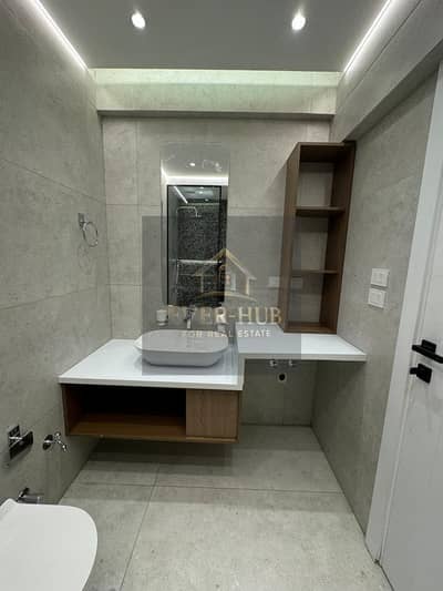 Apartment in Mountain View iCity October, 135 sqm. It features 3 bedrooms and 2 bathrooms. The unit is unfurnished and comes without air conditioning.