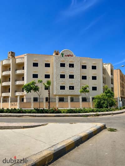 شقة للبيع – الحي الثامن، مركز المدينة  موقع مميز جدًا بجوار السنترال ومول الحمد، وقريبة من الجامعة الفرنسية وكافة الخدمات.