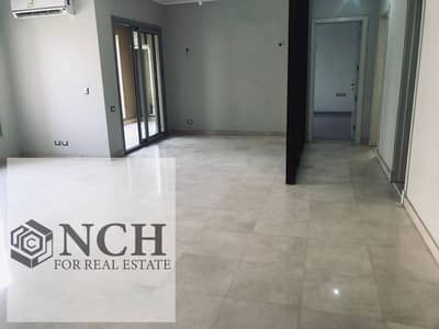 **شقة للإيجار في كمبوند فيليدج جيت – القاهرة الجديدة**  فرصة مميزة لاستئجار شقة في كمبوند Village Gate بالتجمع الخامس، بمساحة 155 متر مربع وتصميم عملي