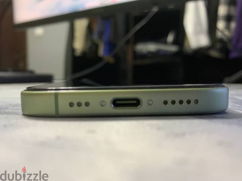 Apple - iPhone 17 4
