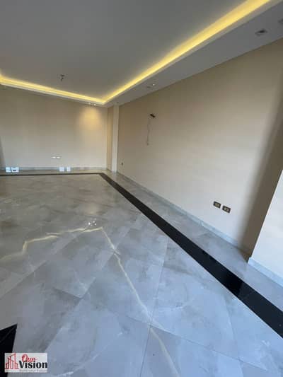 *Apartment for sale in Compound Zayed Dunes - Sheikh Zayed* Second floor 192m  3 rooms  3 bathrooms Front, northern, open view on the club *Ultra Super Lux finishing* Required 9.750M *Rented*