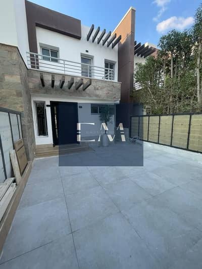 A standout townhouse villa in Hyde Park Compound