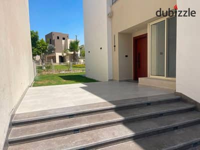 لسرعة البيع شقة عائلية في بالم هيلز بالقرب نيو جيزة