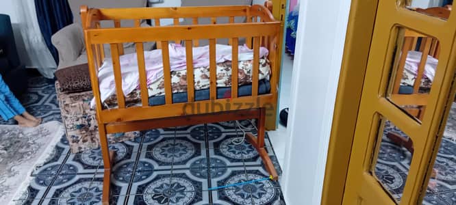 اعلان بيع  سرير اطفال بالمرتبه