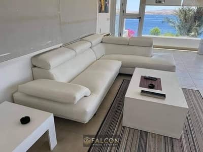 Chalet for sale, first row on the sea in Soma Bay (charming sea view), near El Gouna and the Red Sea, finished, ultra modern, with AC'S and kitchen.