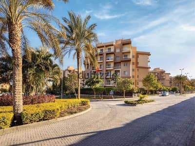 شقة استلام فوري في كمبوند أشجار سيتي بمقدم 35% وقسط على 8 سنين