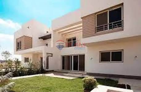 Townhouse in Grand Heights - Best Price