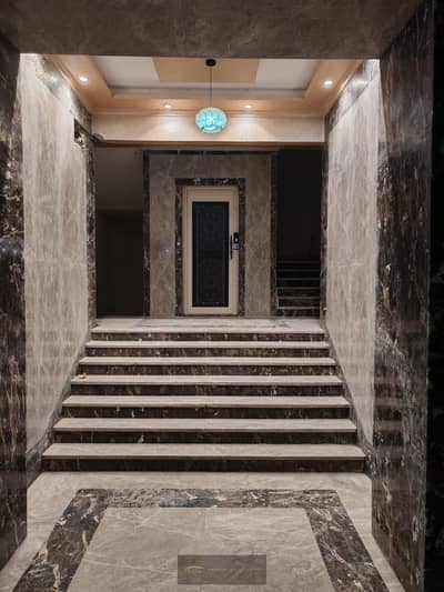 Apartment for Sale 212 sqm in Al Kanarya Compound Sheikh Zayed Sale includes the kitchen with appliances. Ultra Super Lux finishing