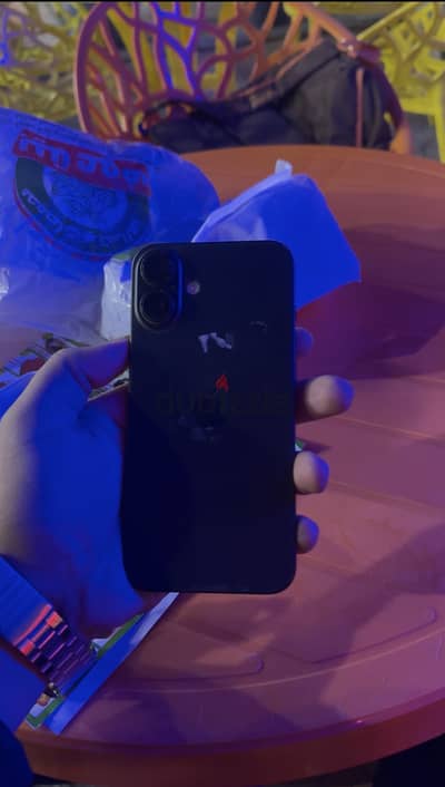 iPhone 16 + آيفون ١٦ بلص