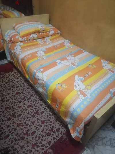 سرير صاج بالمرتبه والمخدات