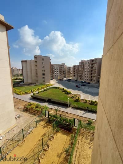 شقة للايجار فى كمبوند وصال الشروق