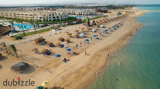 Chalet for sale in Ain Sokhna, La Sirena Palm Beach, immediate delivery. Chalet with sea and swimming pool view. Chalet 125 meters, 3 bedrooms, 2 bath