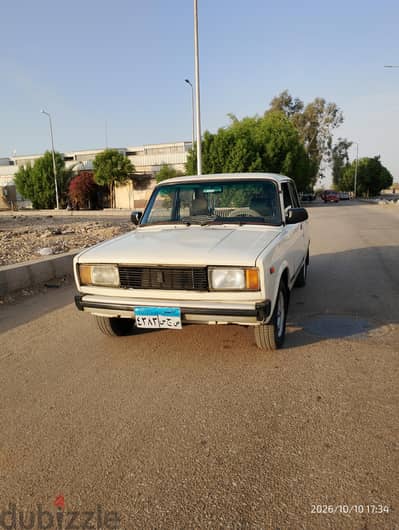 لادا 2105 1992