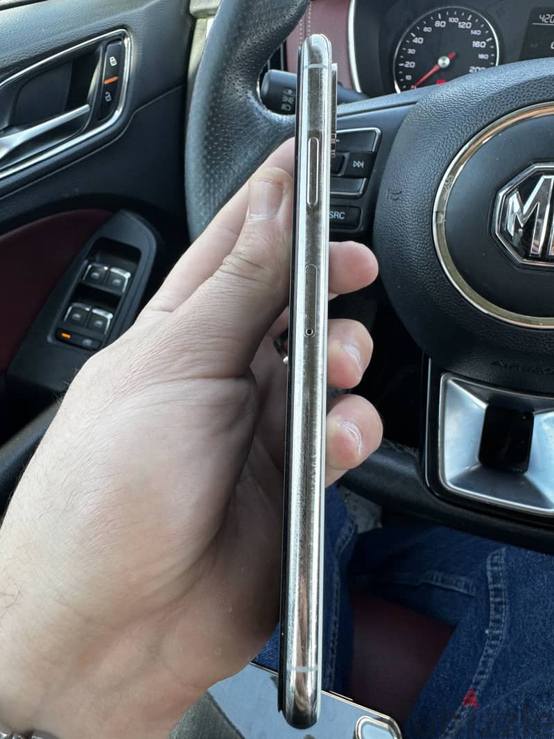 Apple - iPhone XS Max 1