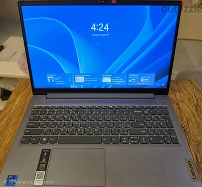 lenovo Ideapad Slim 3 15IRH8 i7 512GB Like New