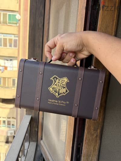 Harry Potter Edition: Realme 16 Pro & T500 Pro & Hufflepuff figurine