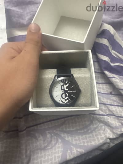 ‏ساعة مايكل كورس استعمال شهر زيرو فش أي خرابيش