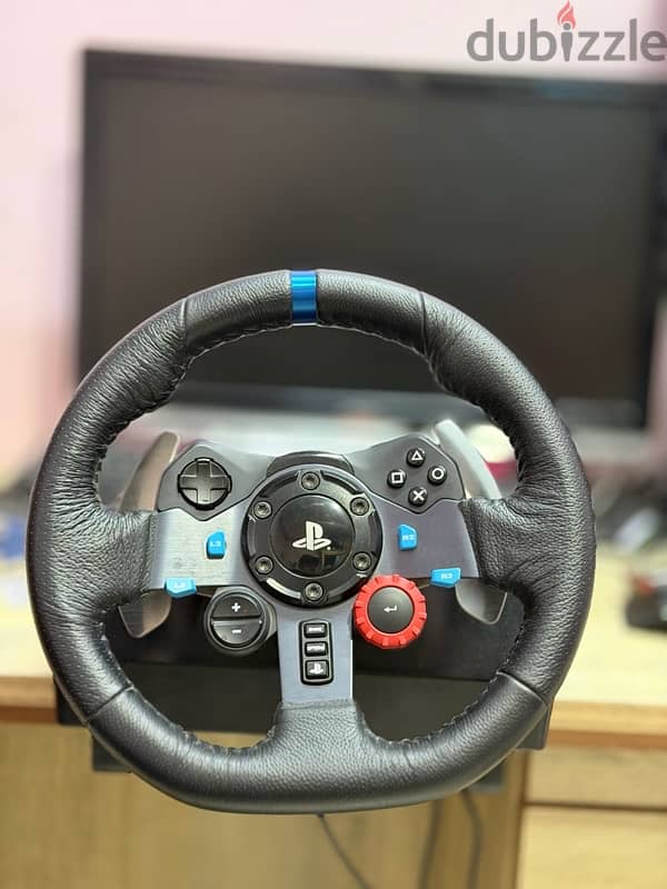 Logitech G29 steering wheel 1