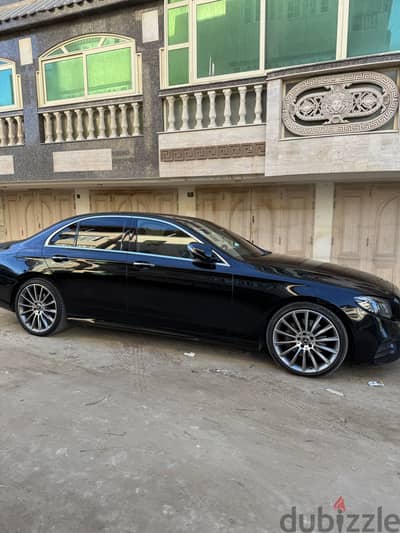 Mercedes-Benz E200 AMG 2019