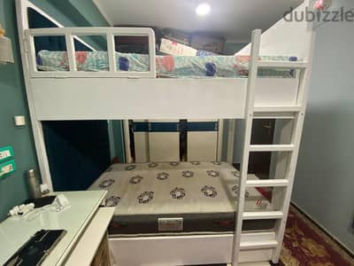 سرير دورين من خشب الزان الطبيعي