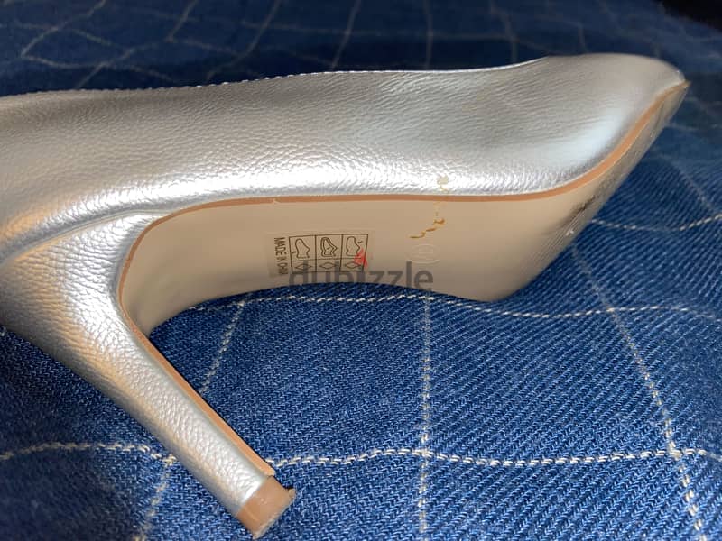 Joy & Roy Silver Heels - Size 37 1