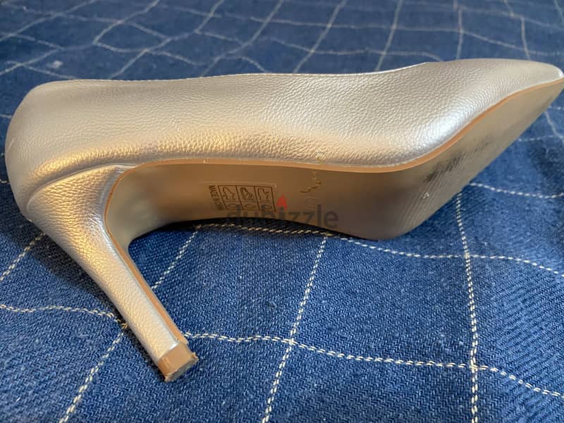 Joy & Roy Silver Heels - Size 37 3