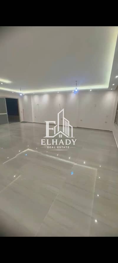 Apartment 205m for rent in Tijaan Compound – First residence with garage parking