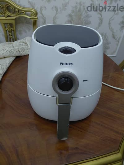 قلاية هوائية فيليبس Philips Airfryer بحالة ممتازة مع قالب خبز إضافي