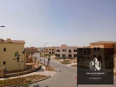 بمقدم 5% فيلا مستقله علي الجولف للبيع في سيتي جيت ديار القطريه - التجمع الخامس - تقسيط علي اطول فتره سداد