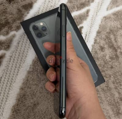 iPhone 11 Pro max معفي مش مغير بالبوكس