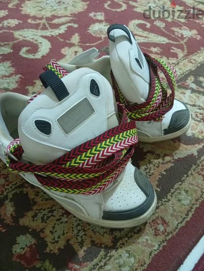 كوتش لاڤنين للبيع