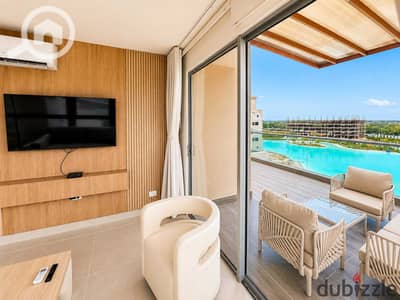 1 Bedroom Flat with private garden in New Hurghada, 3 minutes from Senzo Mall, less than 10 minutes from Hurghada Airport. Sea just across the street