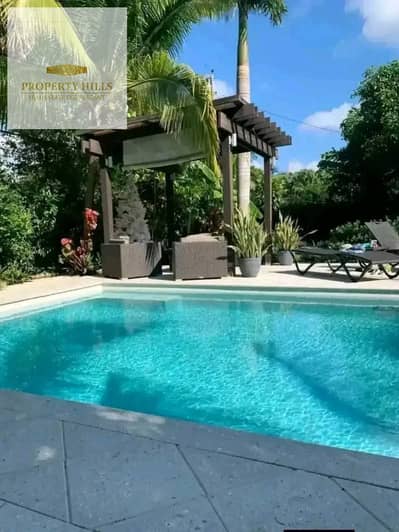 Villa for Sale in Hyde Park at the Lowest Market Price, in a Prime Location with a Private Garden!
