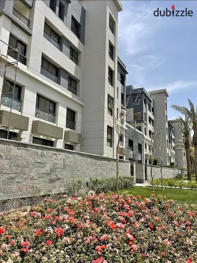 غرفة بجاردن متشطبة بالكامل الترا سوبر لوكس , للبيع في التجمع الخامس بعد الجامعة الامريكية ب دقايق , مقدم 878 الف والباقي تقسيط علي 10 سنوات