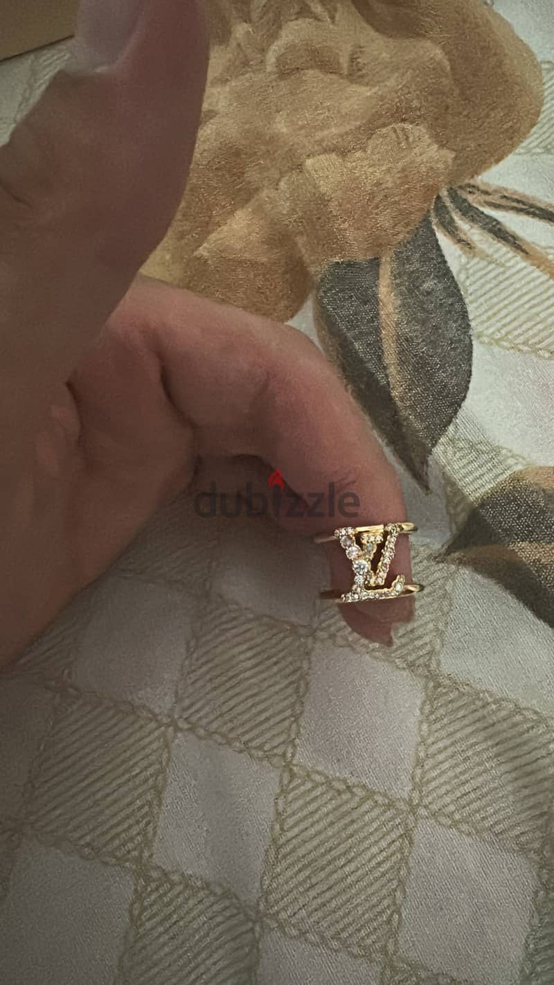 Louis Vuitton ring 1