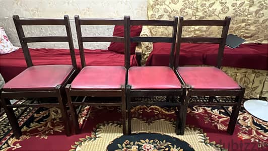 اربعة كراسي سفرة ٢٠٠٠. جنيه