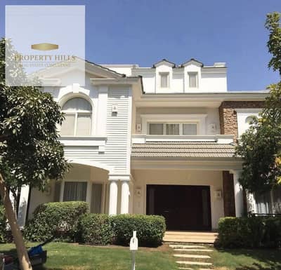 Fully finished Villa for sale in mountain view  ready to deliver and for viewing any time with best discount befofe eid   • Unit Type: townhouse • Built-up Area: 210m² • Location: Mountain View – New Cairo • Status: Ready for viewing  Project Features:  P