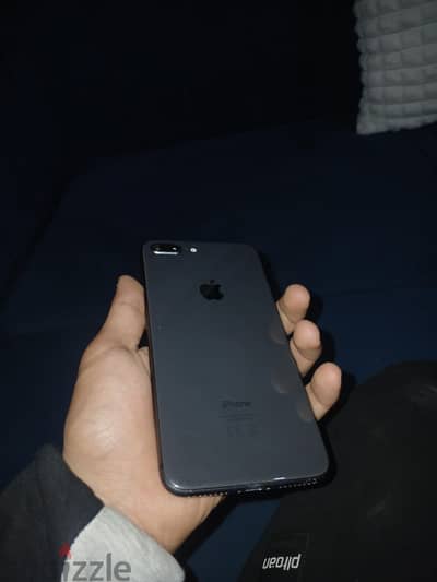 ايفون ٨ بلس
