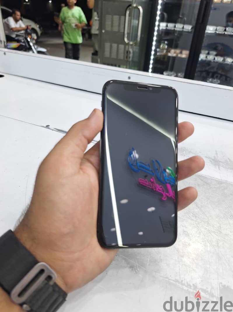 Apple - iPhone XS 1