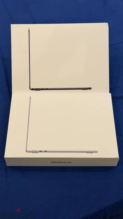 MacBook Air m5 sealed (skyblue - dark night)