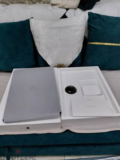 MacBook pro M4 Max 16 inch Ram 48 Hard Tera With Box  Like New