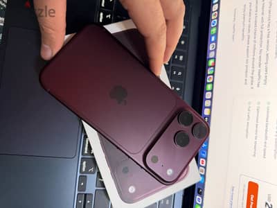 Iphone 18 pro max 256 ضمان محلي سنتين